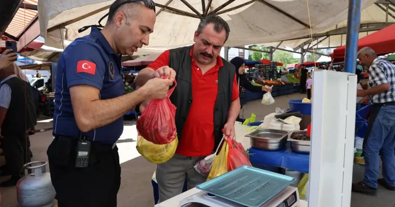 Zabıta pazar çıkışına terazi kurdu: Vatandaş ikinci kez tarttı