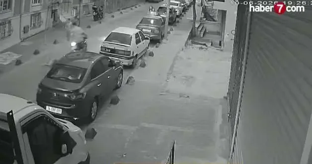 Küçükçekmece de motosiklet dehşeti: Çarptığı çocuğu kaldırıma bıraktı