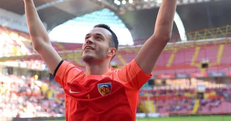 Onurcan Piri Kayserispor dan ayrıldı Futbol Haberleri