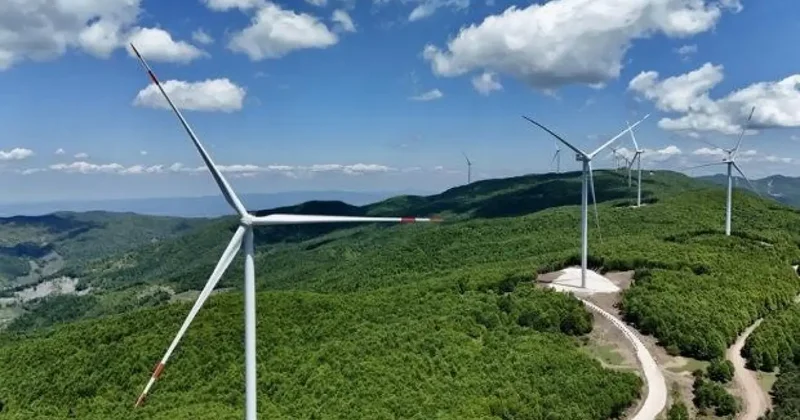 Yenilenebilir enerji, gazın tahtını salladı: Elektrikte güneş ve rüzgar devrimi!