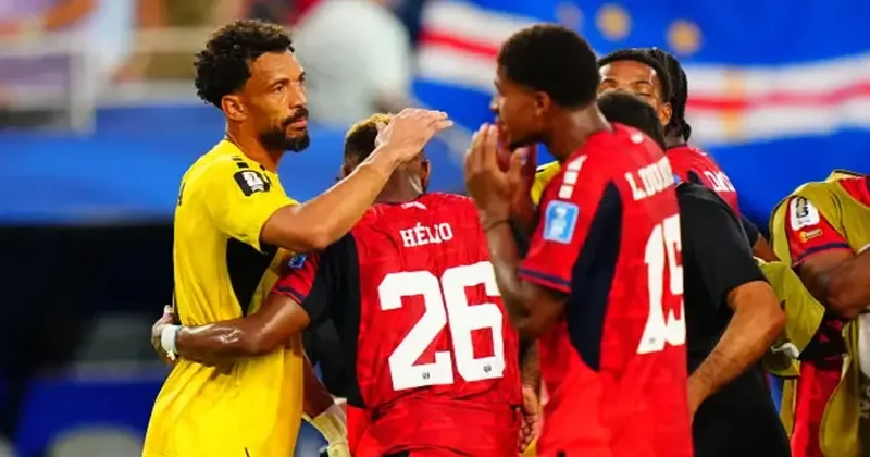 Muslera nın hatası takımı yaktı! Dünya Kupası nın sürpriz takımından Uruguay da çelme