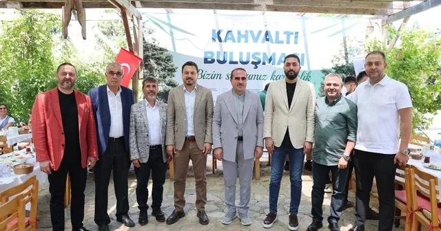 Kahramanmaraşlılar Bornova da kahvaltıda buluştu AK Parti İzmir Milletvekili Kırkpınar: Birlik ve beraberliğimizi, Maraşlı kardeşlerimiz gibi sağlam tutarsak karşımızda hiçbir güç duramaz İzmir Haberleri Habertürk Yerel Haberler