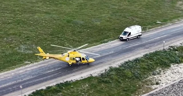 Erzurum da fenalaşan şeker hastası için ambulans helikopter kara yoluna indi VİDEO İZLE