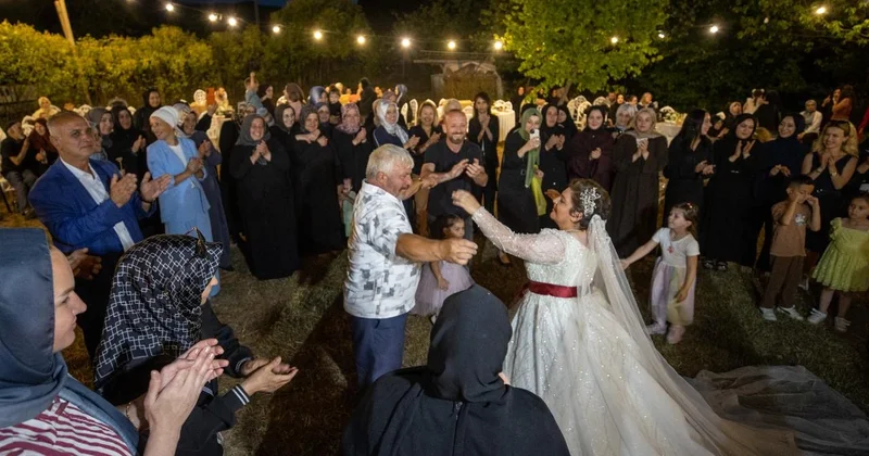 Merve nin gelinlik hayali için tüm ilçe seferber oldu