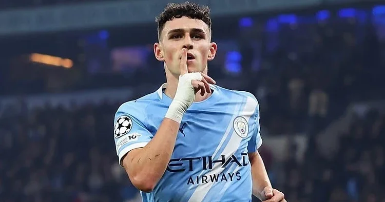 Phil Foden, Manchester City de kaldı
