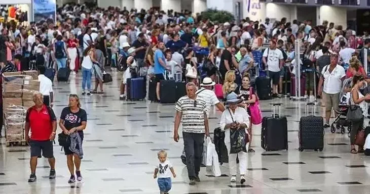 Yerli turistin seyahat harcaması 1 inci çeyrekte 102,3 milyar TL oldu