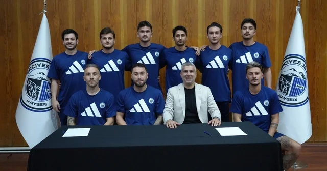 Erciyes 38 FK dan, Bolu kampında 11 yeni transferi için imza töreni Bolu Haberleri Habertürk Yerel Haberler