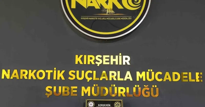 Polisin durdurduğu araçta uyuşturucu hap ele geçirildi