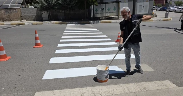 Şırnak ta yaya geçitleri ve yol çizgileri yenileniyor Şırnak Haberleri Habertürk Yerel Haberler