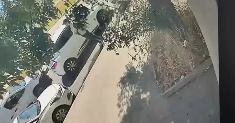 Zeytinburnu nda otomobilden para çalan şüpheli kamerada