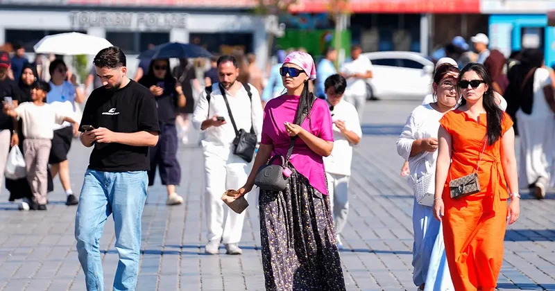 Bu saatlerde güneşte kalmayın! Cilt kanseri riskini katlıyor