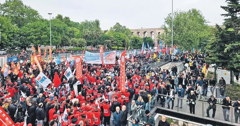 Üye aidatıyla saltanat yaşıyorlar!