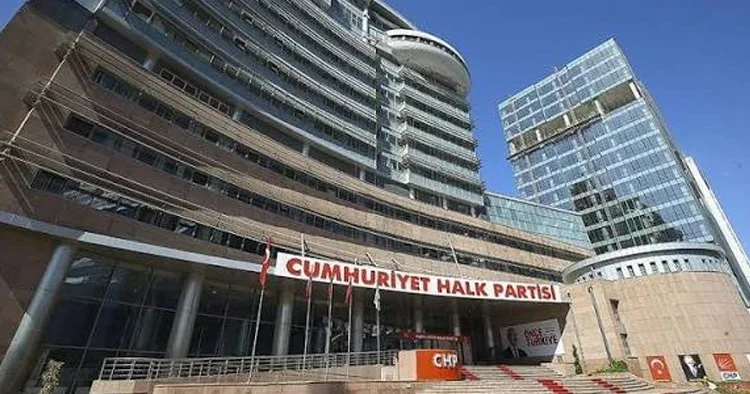 CHP MYK sından kritik karar: 4 il teşkilatı feshedildi, 5 ile yeni atama yapıldı