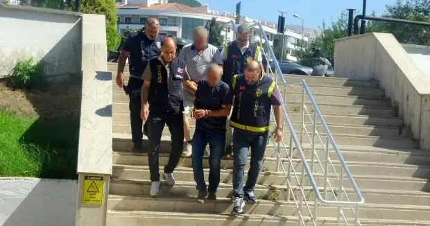 Muğla haberleri Muğla da çok konuşulan parke hırsızlığı! Şüphelinin kimliği dikkat çekti 22 Temmuz 2026