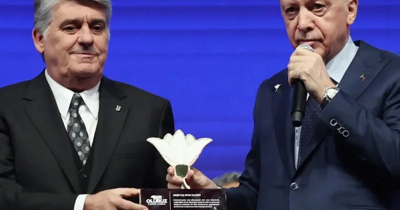 Cumhurbaşkanı Erdoğan, Beşiktaş ın Salah transferi için Serdal Adalı dan bilgi aldı