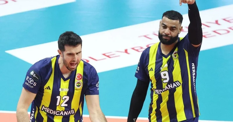 Fenerbahçeli iki yıldızın arasında kavga: Birbirlerine girdiler