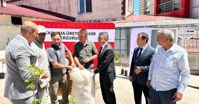 Pazaryolu nda üreticilere bin meyve fidanı ve 11 sera naylonu desteği Erzurum Haberleri Habertürk Yerel Haberler