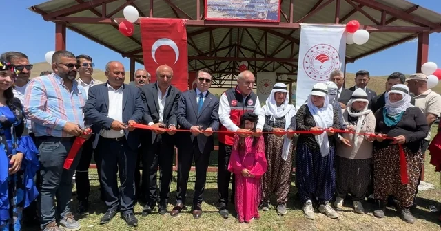 Yüksekova da berivanlar gölgeliğe kavuştu Bakan Yumaklı, berivanlarla telefonda görüntülü görüştü Hakkari Haberleri Habertürk Yerel Haberler