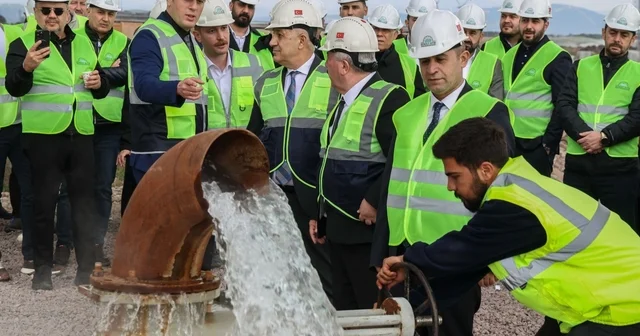 Dikili Jeotermal Isıtmalı Sera Organize Tarım Bölgesi nde ilk ruhsatlar yatırımcılara teslim edildi İzmir Haberleri Habertürk Yerel Haberler