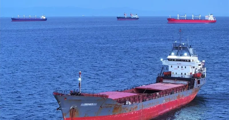 Hürmüz Boğazı nda gemi trafiği azaldı! Enerji tankerleri kayboldu, petrol 91 doları aştı