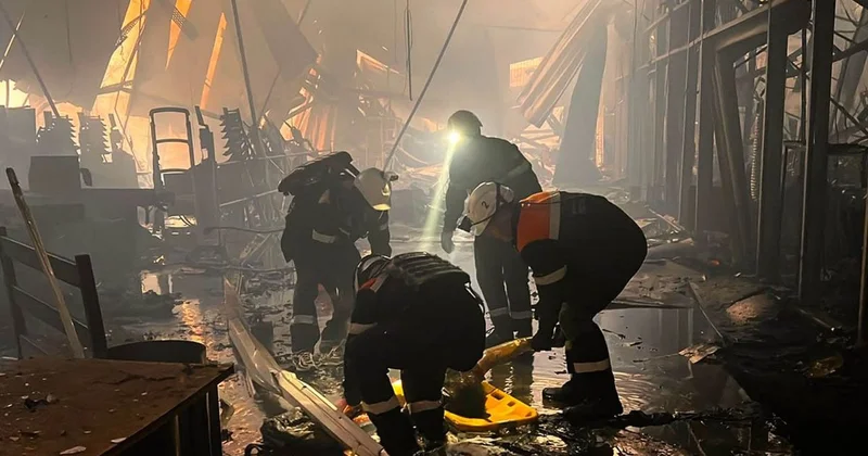 Rus ordusundan Zelenski nin memleketinde AVM saldırısı: 16 ölü