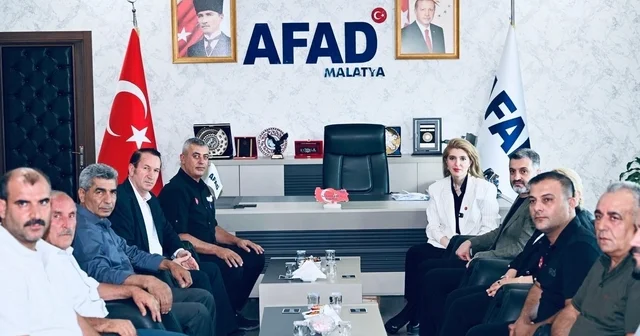 Milletvekili Ölmeztoprak, üreticinin emeği ve Malatya nın geleceği için sahada Hekimhan daki tarımsal kayıp için yakın takip Ölmeztoprak: Üreticimizin yanındayız Malatya Haberleri Habertürk Yerel Haberler