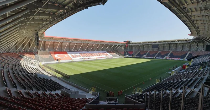 Süper Lig in yeni stadı ilk maça hazır