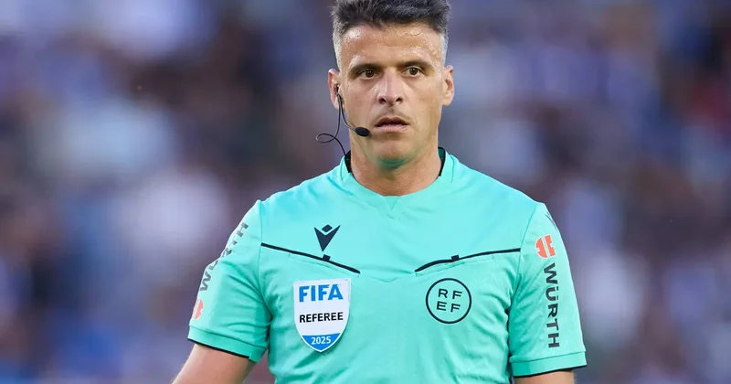 Beşiktaş ve Trabzonspor un Avrupa Ligi ndeki hakemleri belli oldu!