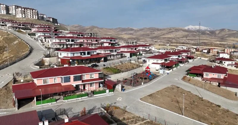 Ahıska Türkü aileler yeni evlerine yerleşiyor