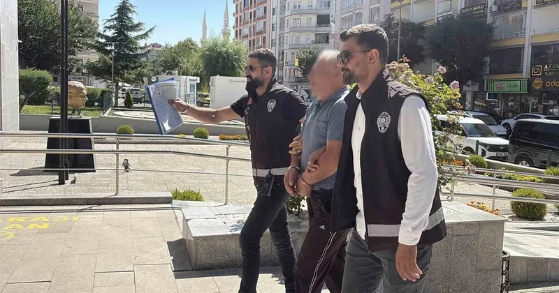 Tartıştığı kişiyi bıçaklayarak öldüren zanlı adliyeye sevk edildi