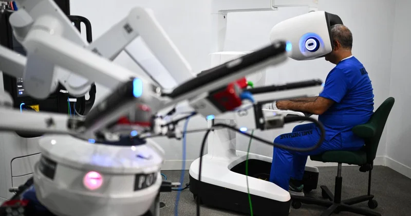 Mavi Vatan da bir ilk: TCG Anadolu da robotik cerrahi denemesi yapıldı