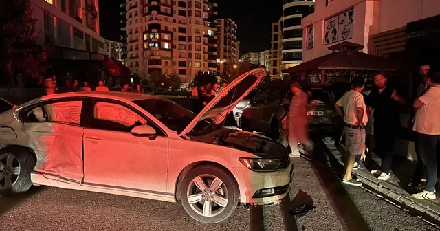 Niğde de zincirleme kaza: 5 araca hasar veren sürücü olay yerinden kaçtı Niğde Haberleri Habertürk Yerel Haberler