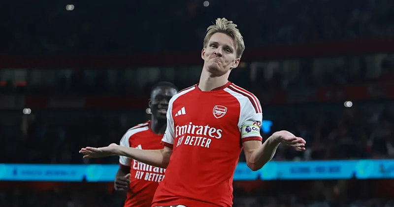 Arsenal, Premier Lig de sezona 3 puanla başladı!