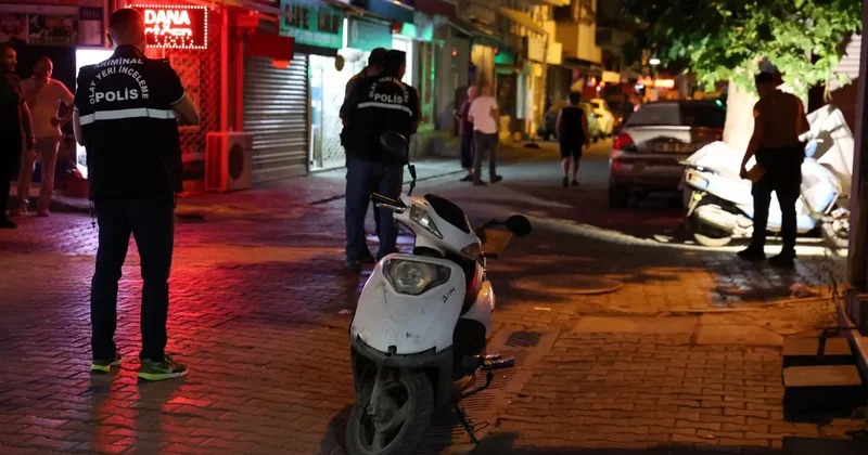 İzmir de sokak ortasında silahlı çatışma: 5 yaralı