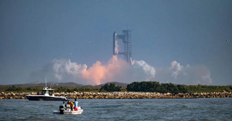 SpaceX roketi havada yakalama planını erteledi: Elon Musk birkaç ay sonrasını işaret etti