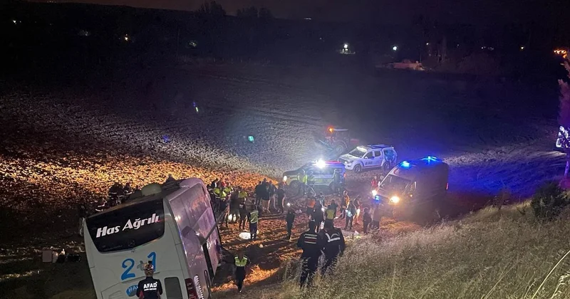 Amasya da yolcu otobüsü devrildi: 24 yaralı Sözcü Gazetesi