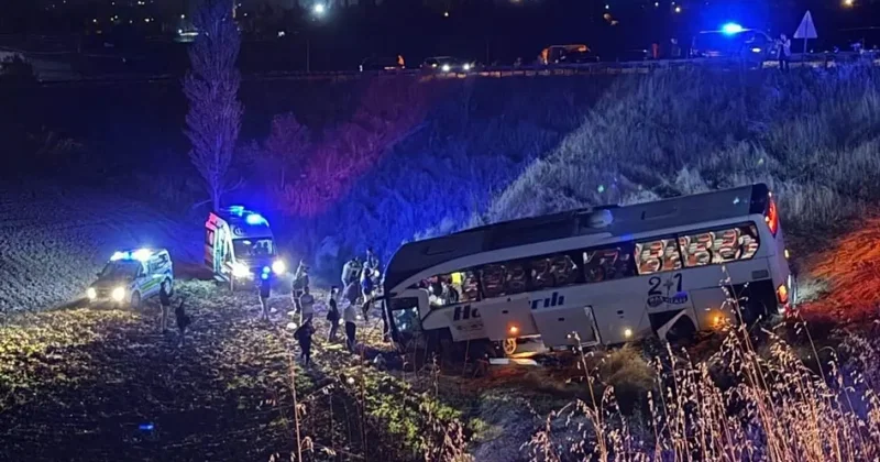 Amasya’da feci kaza! Yolcu otobüsü şarampole uçtu, 24 kişi yaralandı