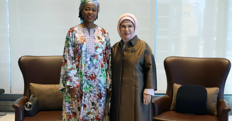 Emine Erdoğan Sierra Leone Cumhurbaşkanı nın eşi ile görüştü