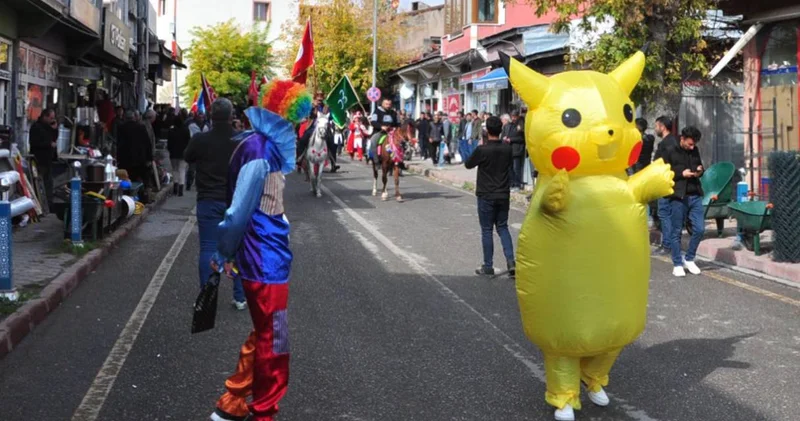 19 Mart protestolarında polisten kaçarken görüntülenmişti: Pikachu Digor un düşman işgalinden kurtuluş töreninde