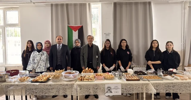 Alaçam Şehit Kadir Kara Anadolu İmam Hatip Lisesi nde Gazze yararına kermes Samsun Haberleri