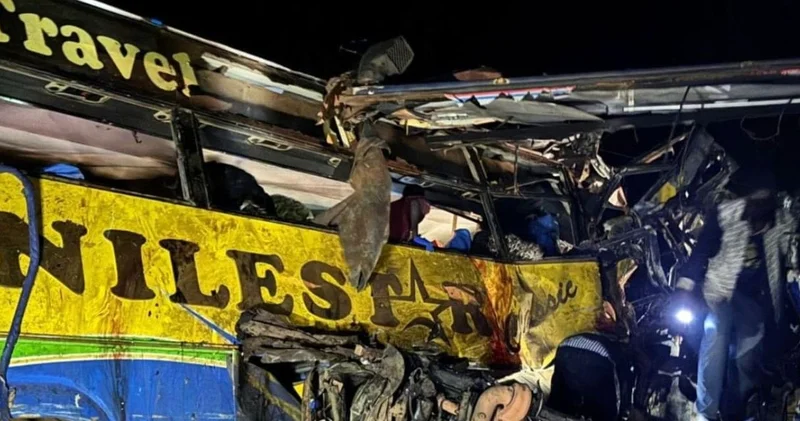 Katliam gibi kaza! Hatalı sollama yapan iki otobüs kafa kafaya çarpıştı: En az 63 kişi öldü