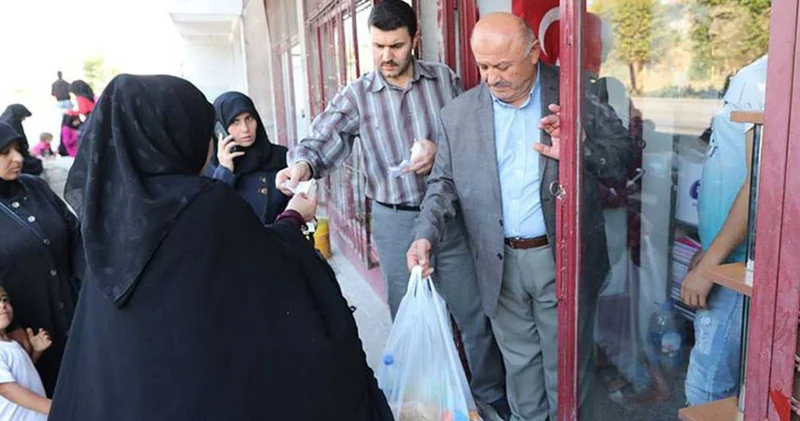 İktidar medyası Mültecilere yardım ediyor diye övüyordu: Suriyeli kadınlara istismardan tutuklandı