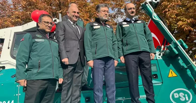 Bakan Yumaklı: DSİ deki dozer sayımız 245 e yükseldi