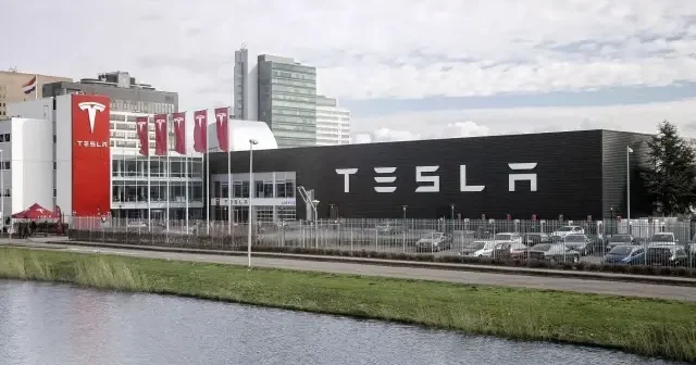 Tesla sahiplerine kötü haber: 13 bin araç geri çağırıldı Otomotiv Haberleri