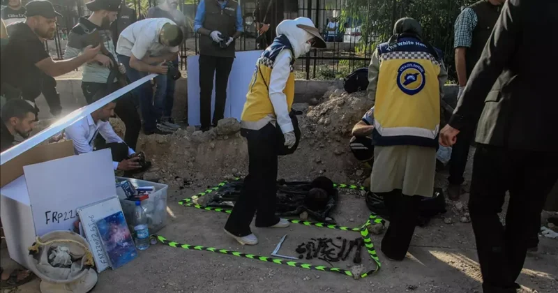 Suriye nin Şam kırsalında toplu mezar bulundu