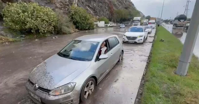 Aydın da sağanak sonrası heyelan oluştu Aydın Haberleri