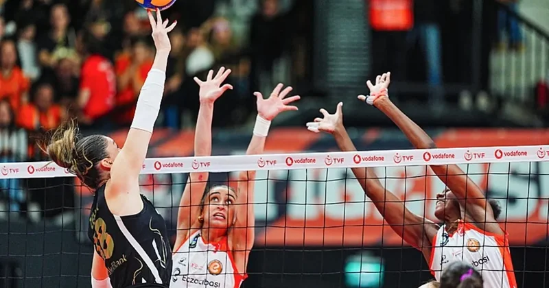 Vakıfbank deplasmanda Eczacıbaşı nı devirdi!