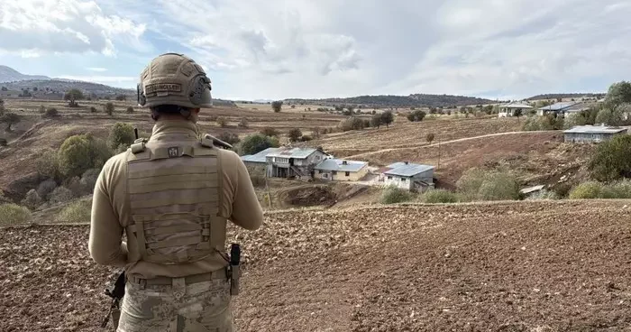Jandarmanın teslim ol çağrısına ateşle karşılık veren katil zanlısı vurularak etkisiz hale getirildi
