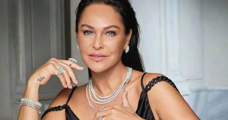 Hülya Avşar geri döndü: Yeni imajı gündem oldu