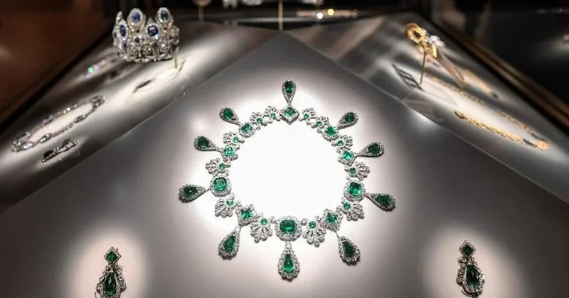 Louvre Müzesi nden çalınan mücevherler satılabilir mi? Uzmanlar açıkladı Sözcü Gazetesi